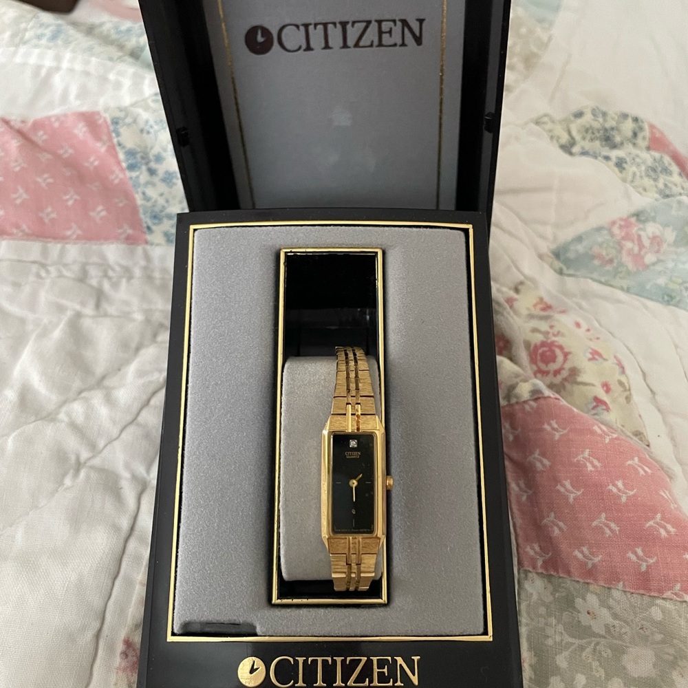 Like new citizens watch, small